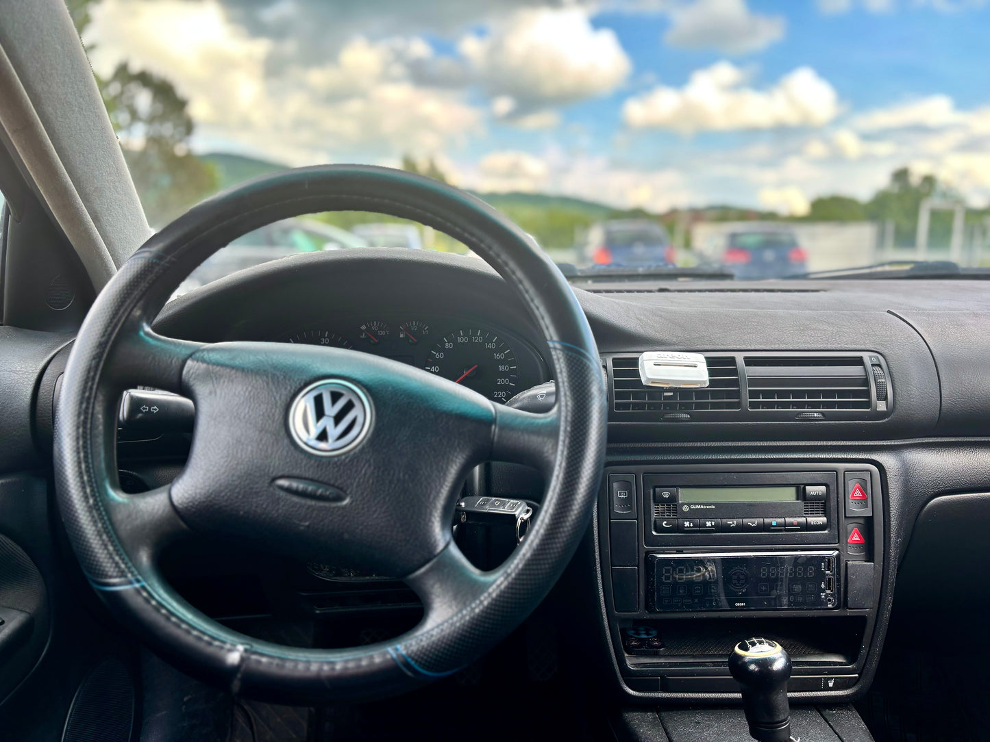 VOLKSWAGEN PASSAT