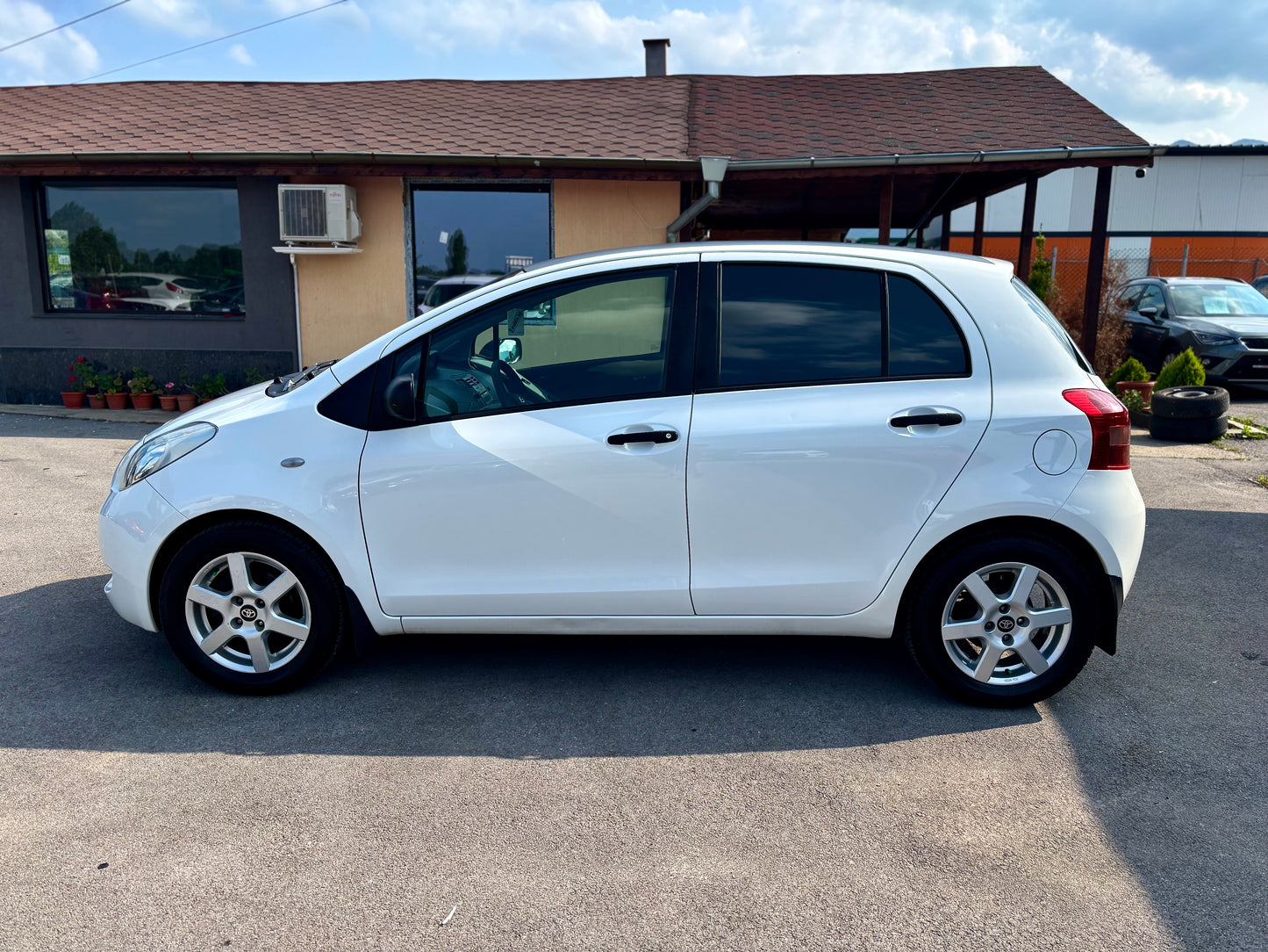 TOYOTA YARIS