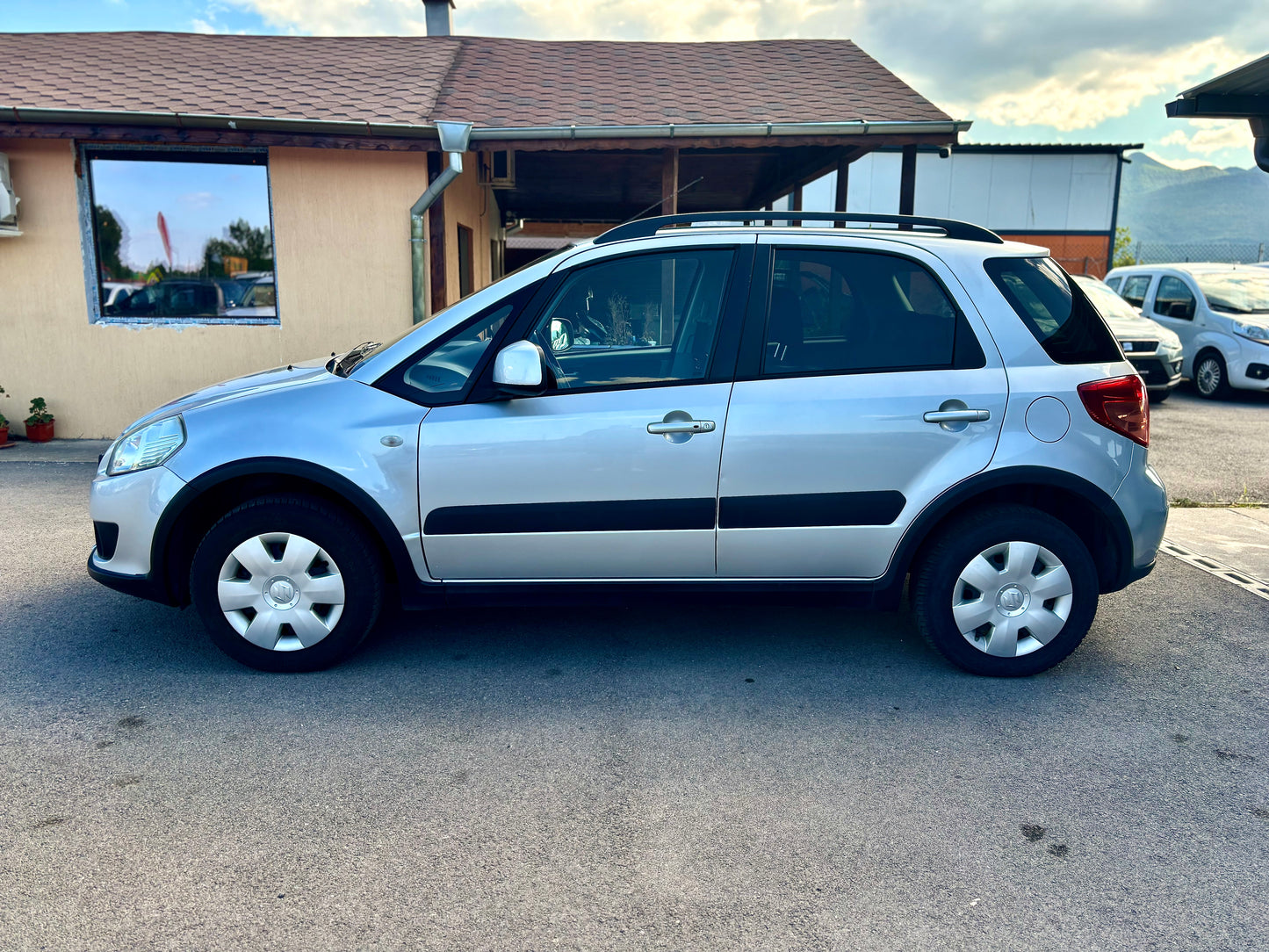 SUZUKI SX4