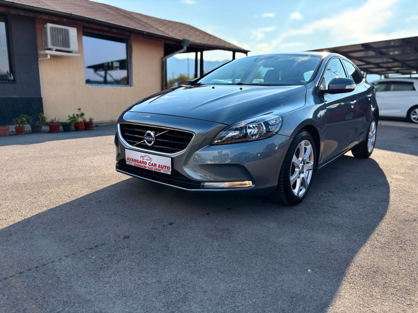 VOLVO V40