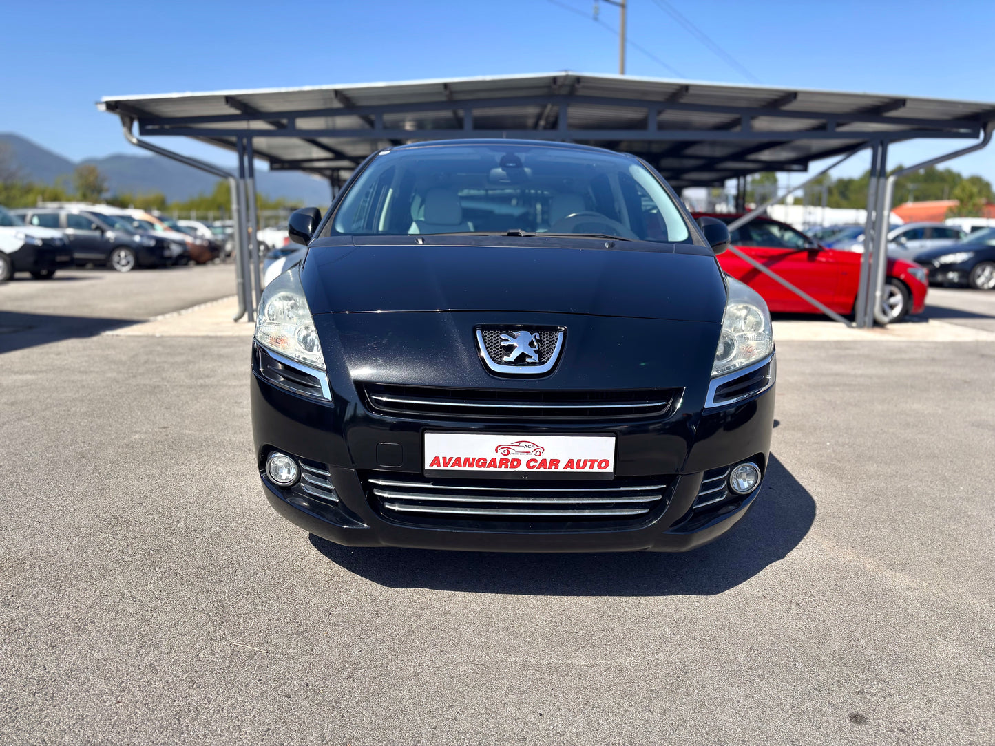 PEUGEOT 5008