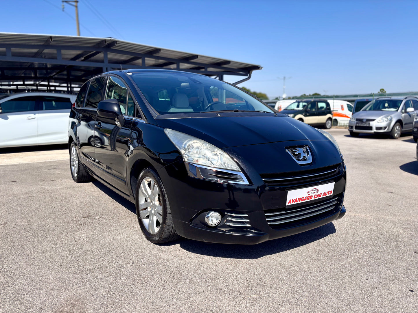 PEUGEOT 5008