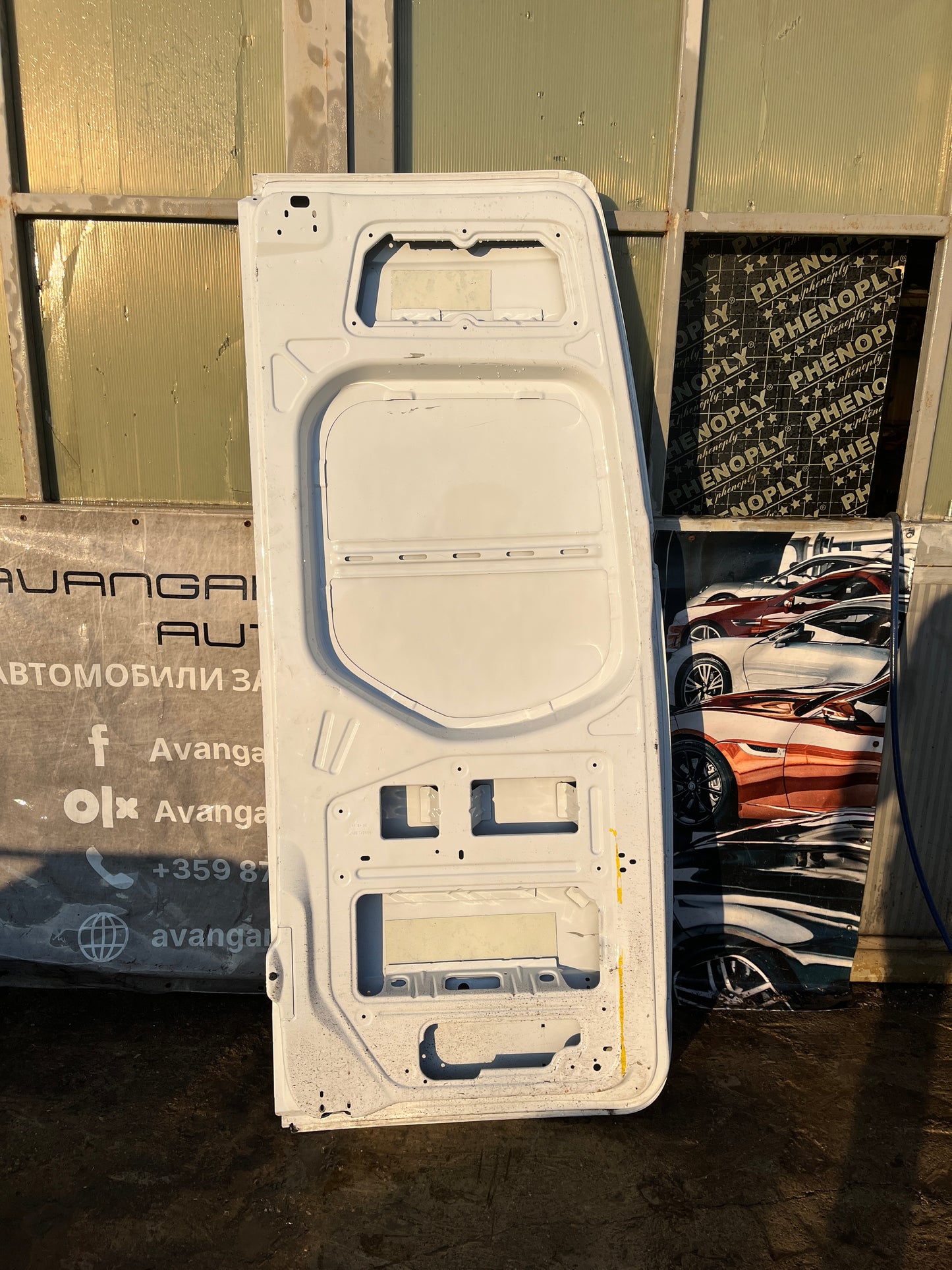 Багажна врата лява Mercedes Sprinter 2017-2024