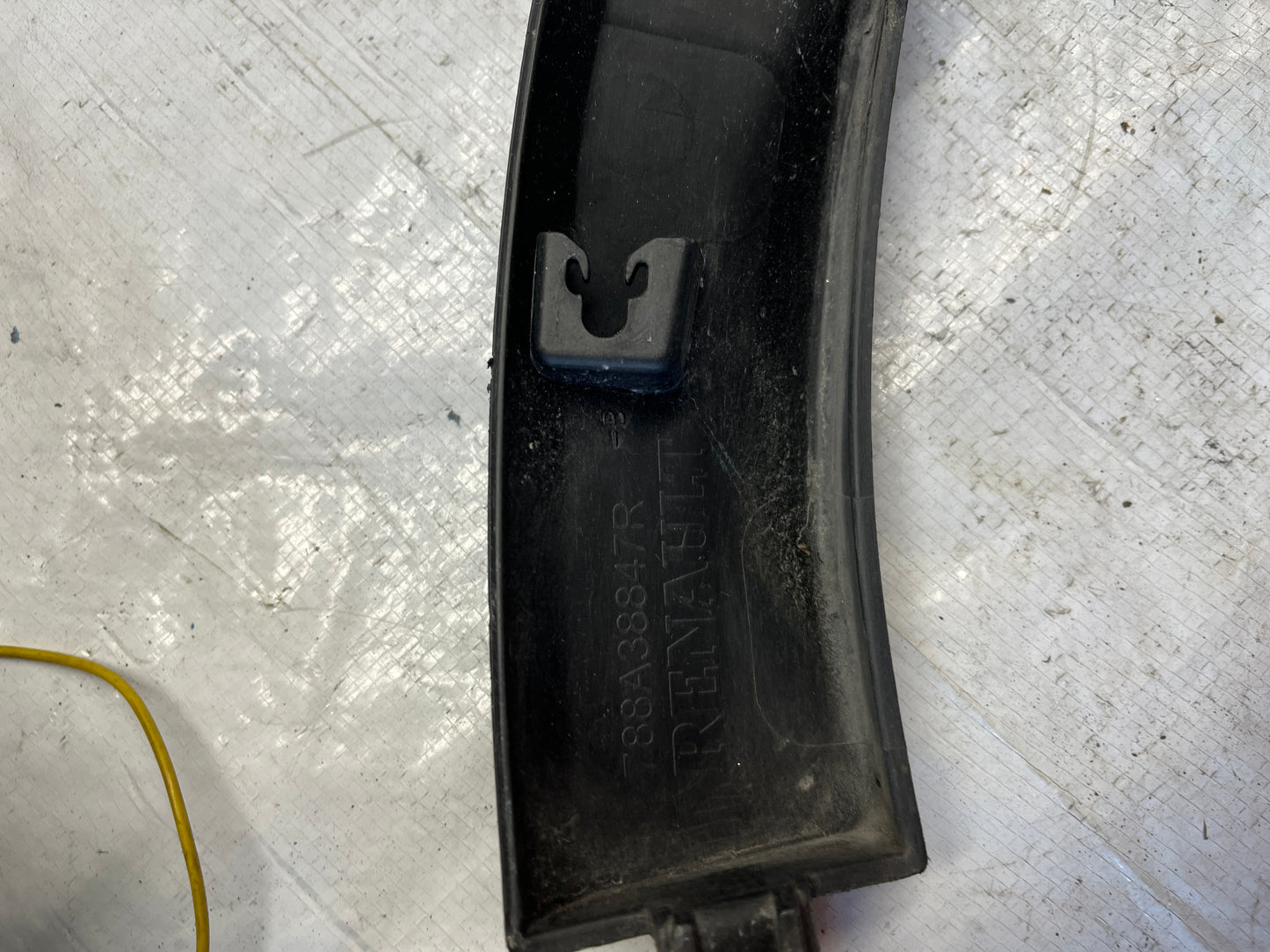 Задна лява вежда Renault Captur 13-