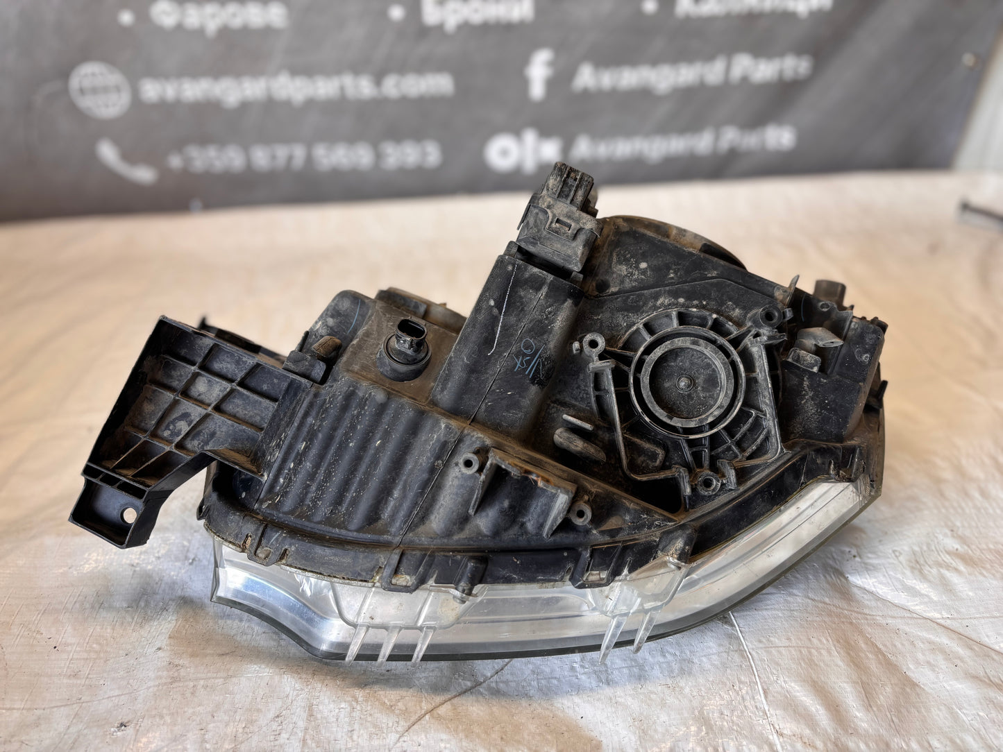 Десен фар Mitsubishi L200 2006-2015