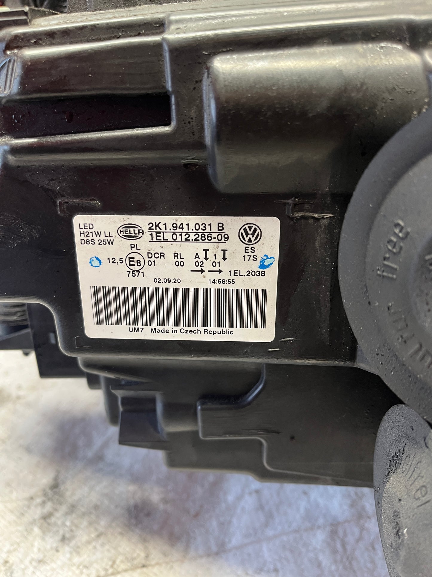 ляв фар Volkswagen Caddy 4 15-20