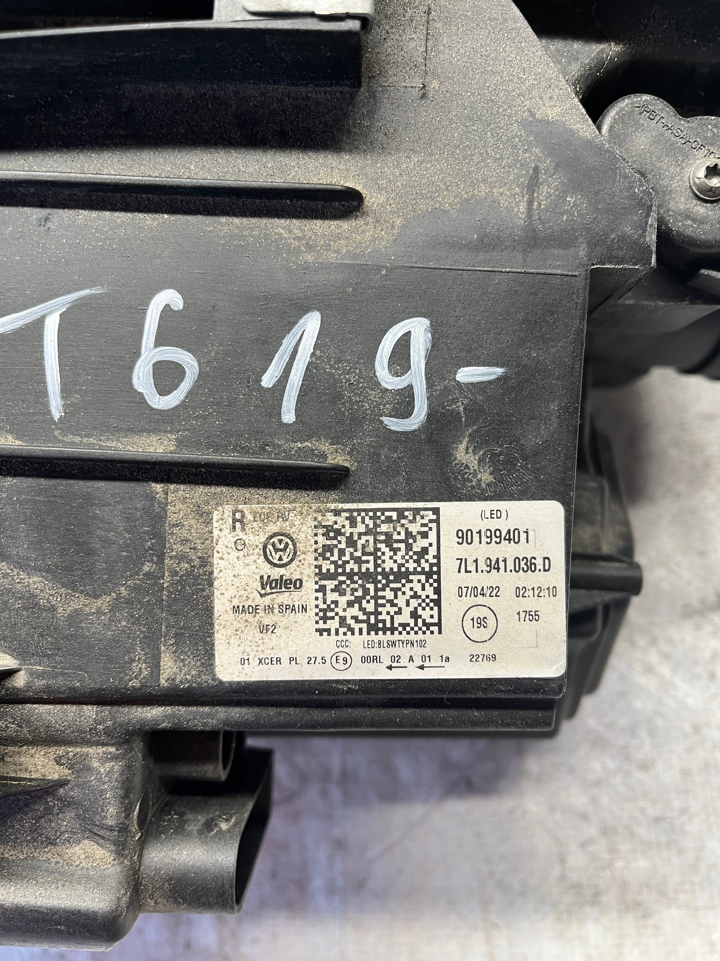 Фар Volkswagen T6