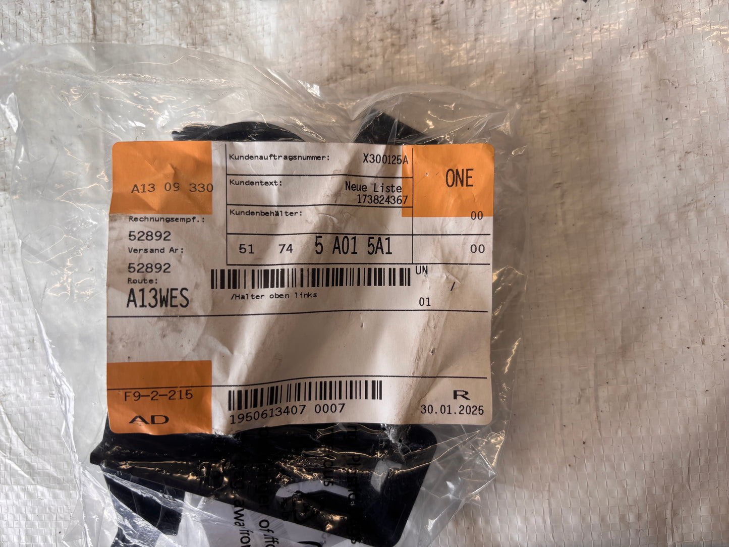 Държач/опора за предна броня BMW G60 2бр.