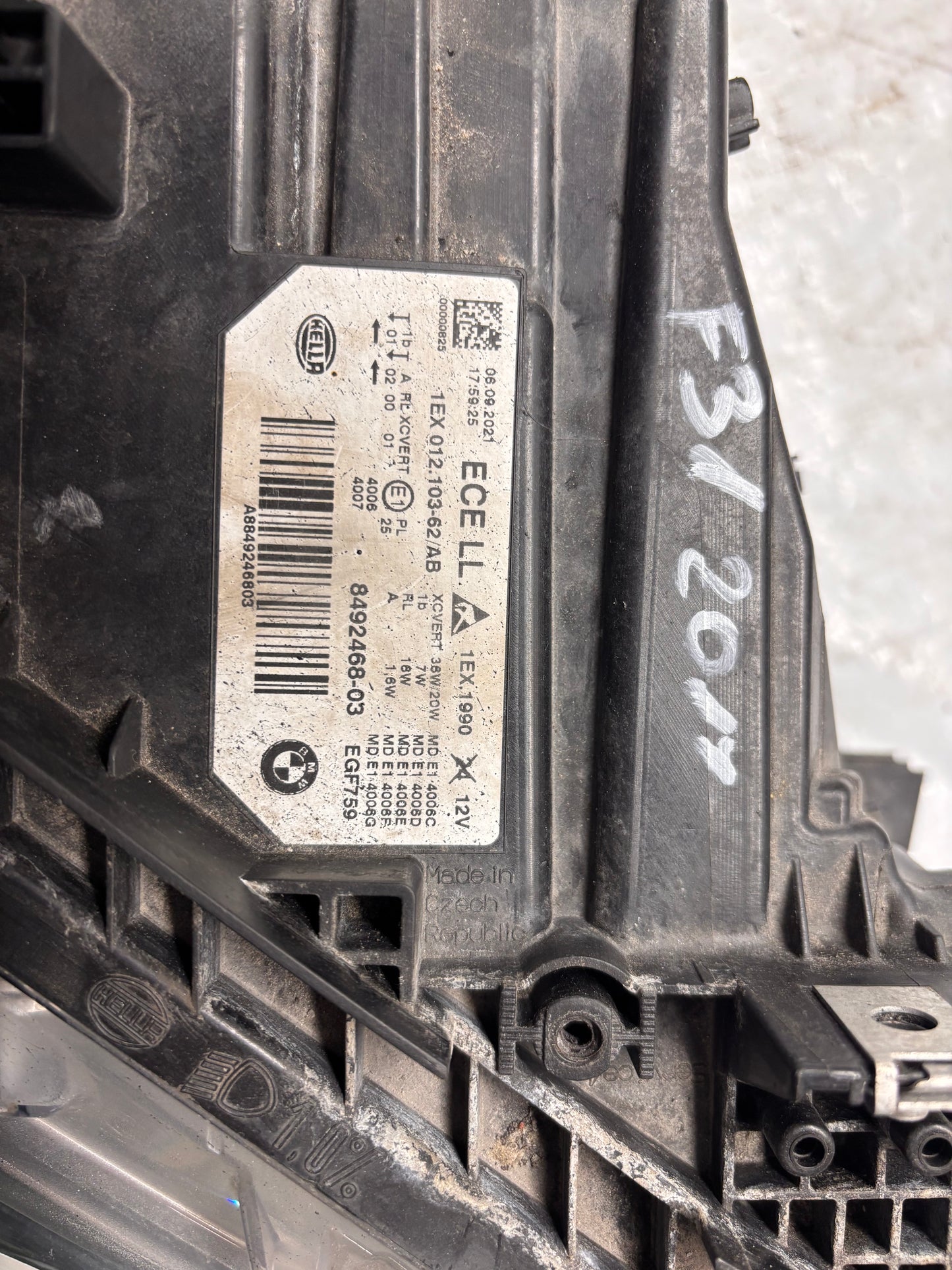 Десен фар BMW 3 F31 / F30 (2015–2019)