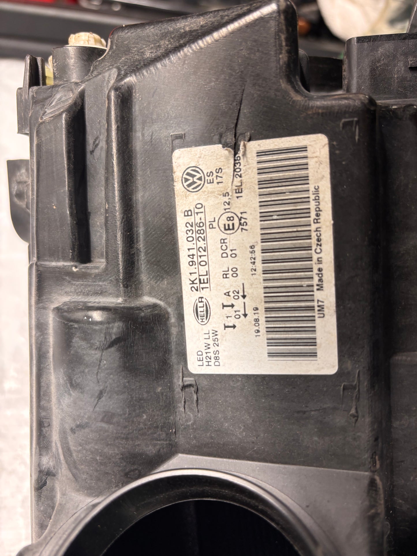 Десен фар Volkswagen Caddy 4 15-20