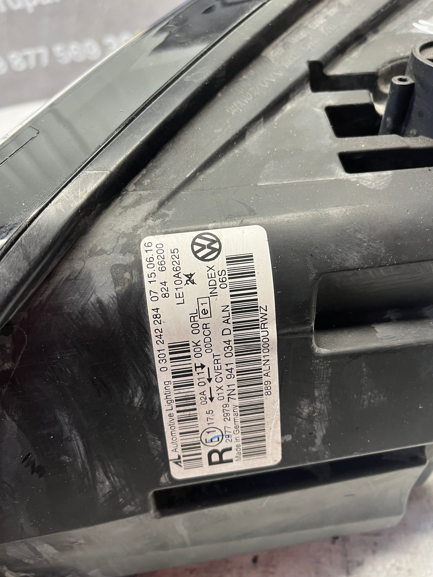 Фар Volkswagen Sharan BiXenon