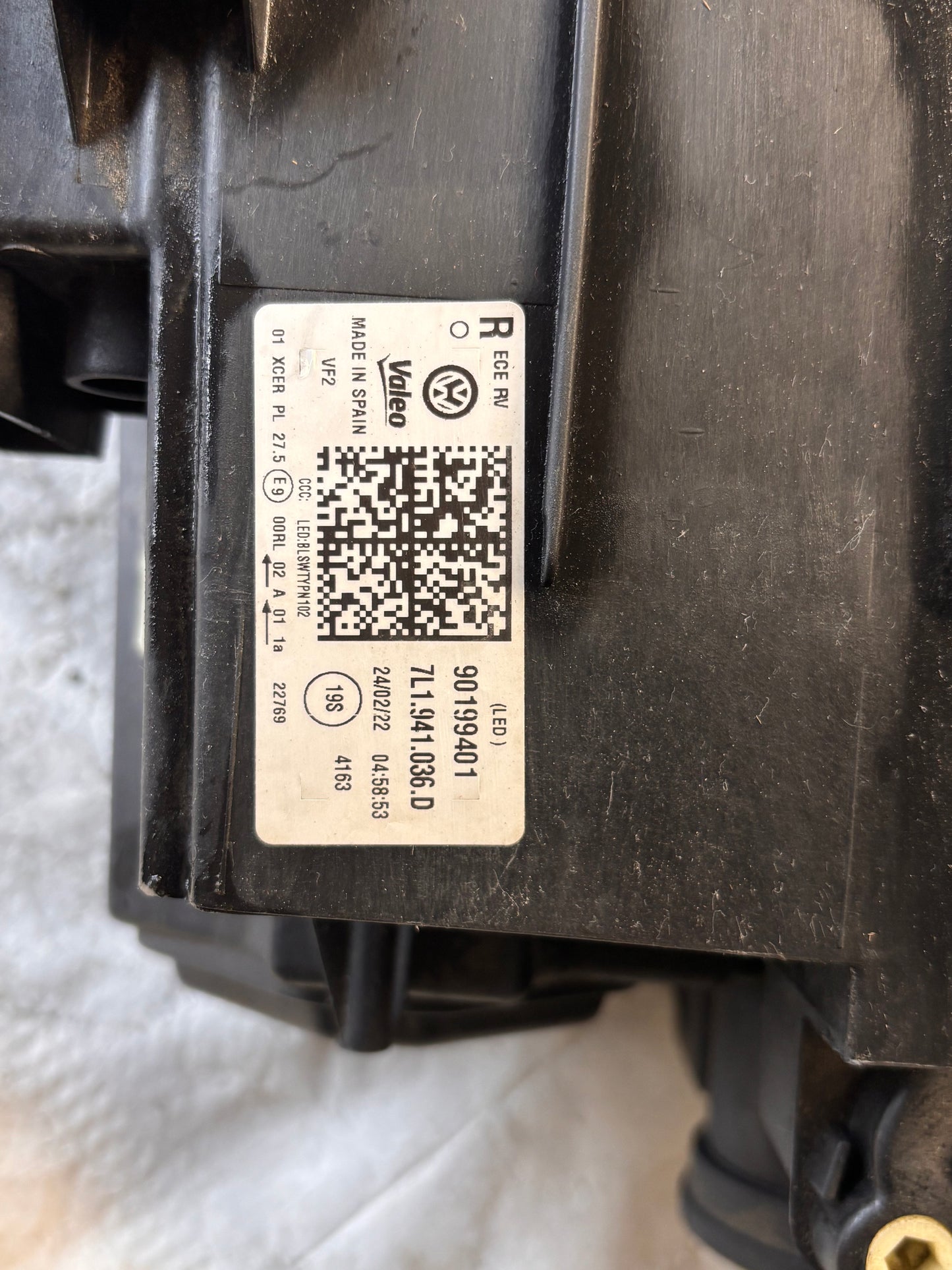 Volkswagen T6 десен фар LED