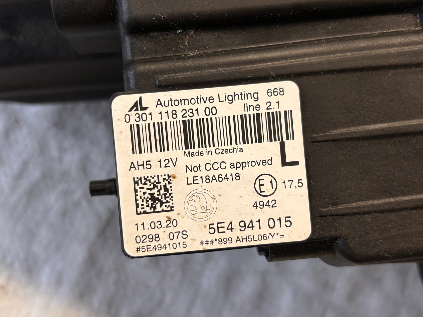 Skoda Octavia 4 ляв фар • 2017–2020