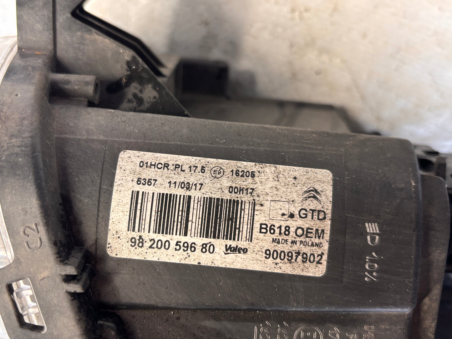 Ляв фар Citroen C3