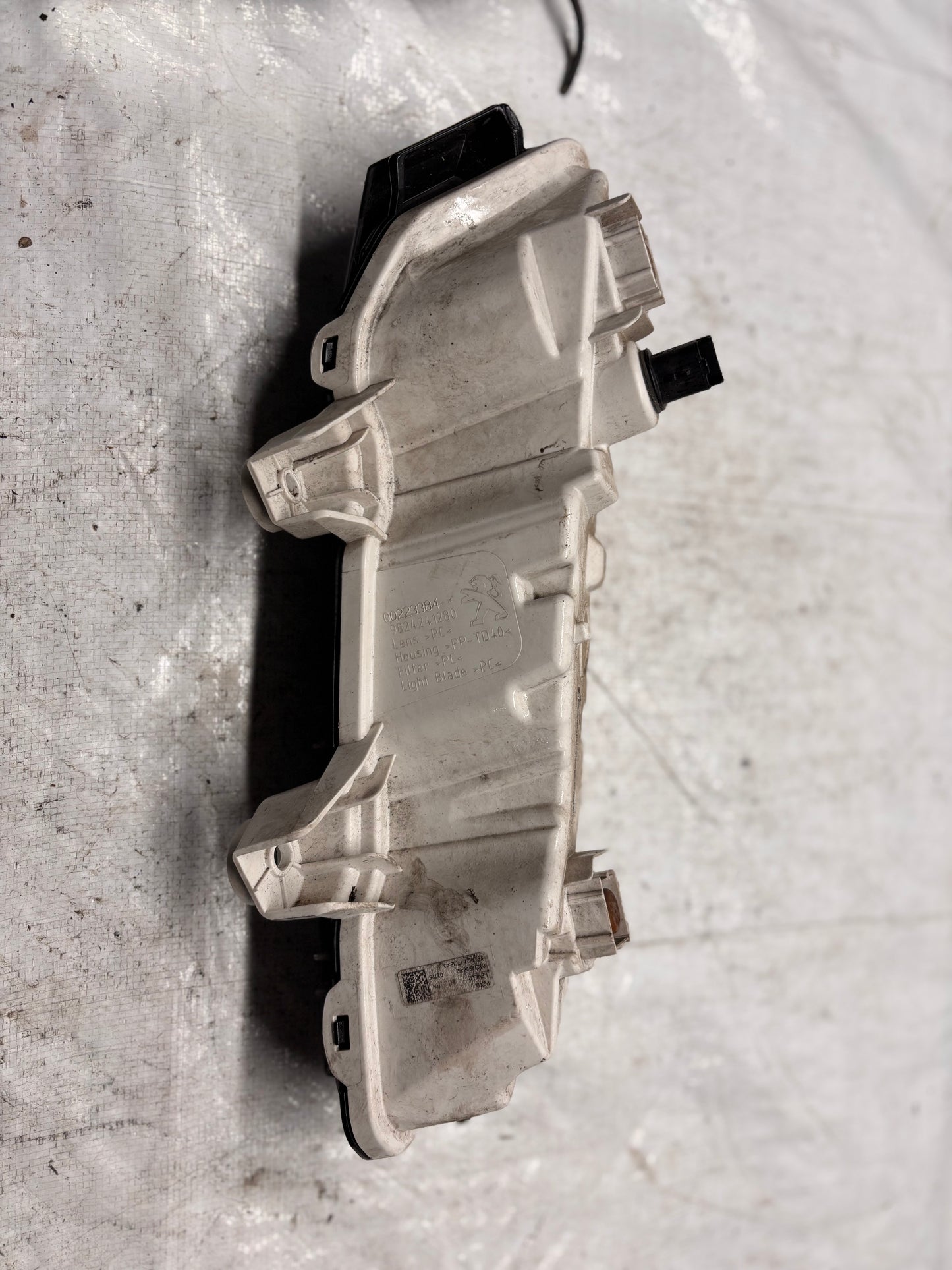 Дневна светлина лява Peugeot 3008 II