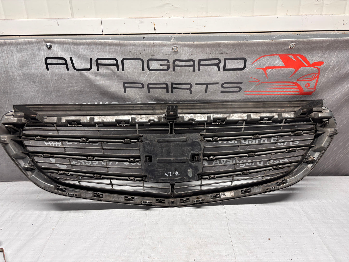 Решетка предна Mercedes E-Class W212 • 2009–2013