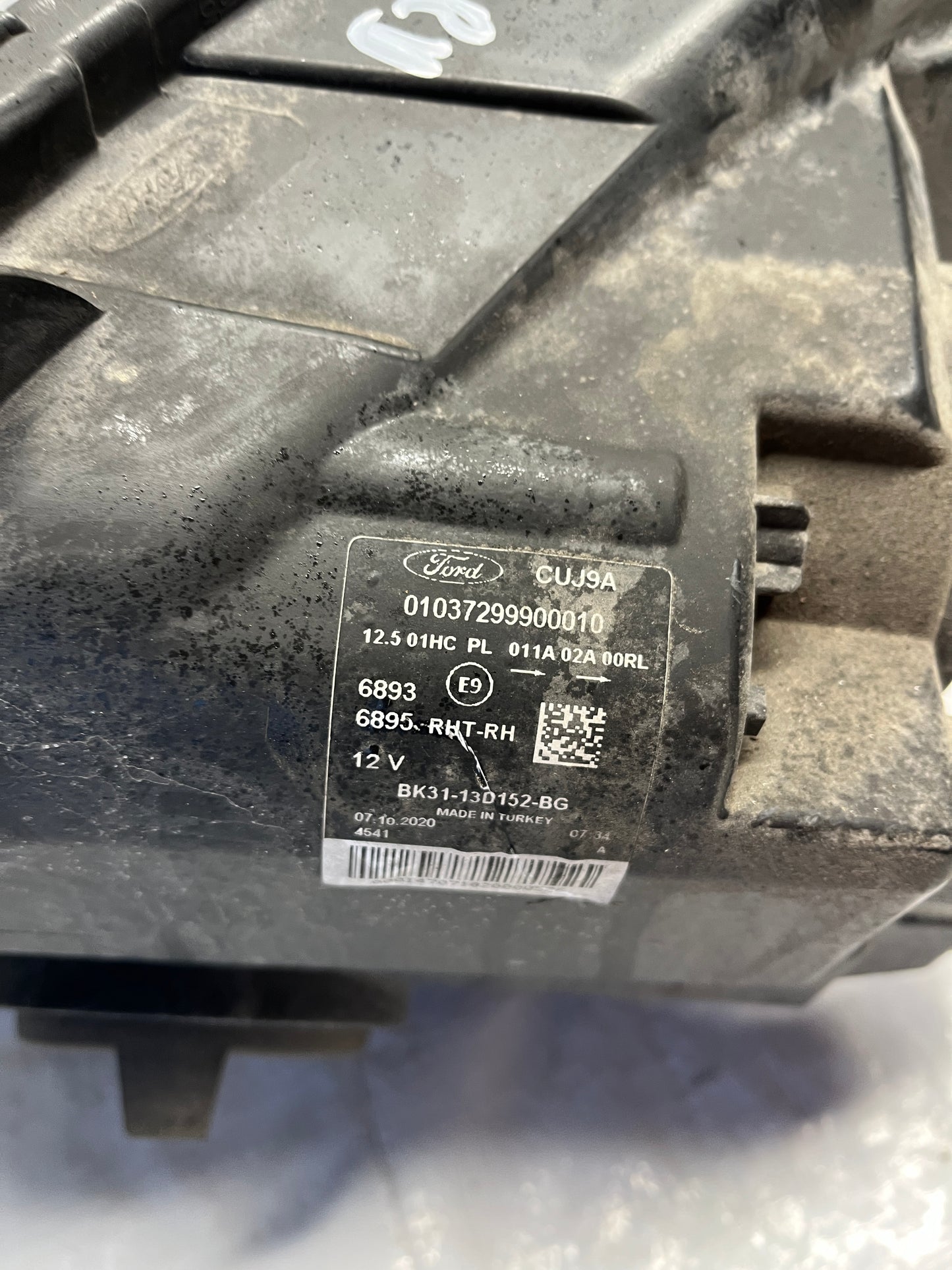 фар Ford Transit 2013-