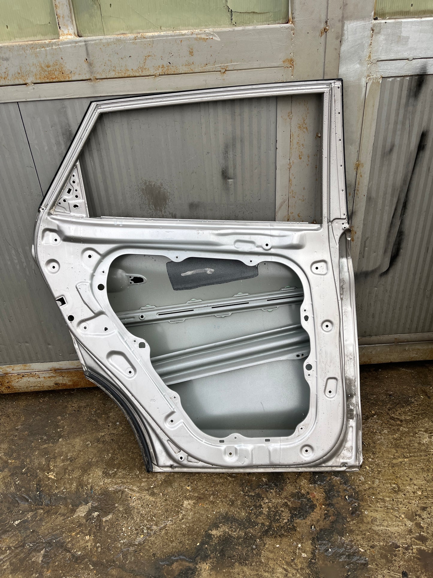 Задна лява врата Hyundai Tucson 3 (2016-2021)