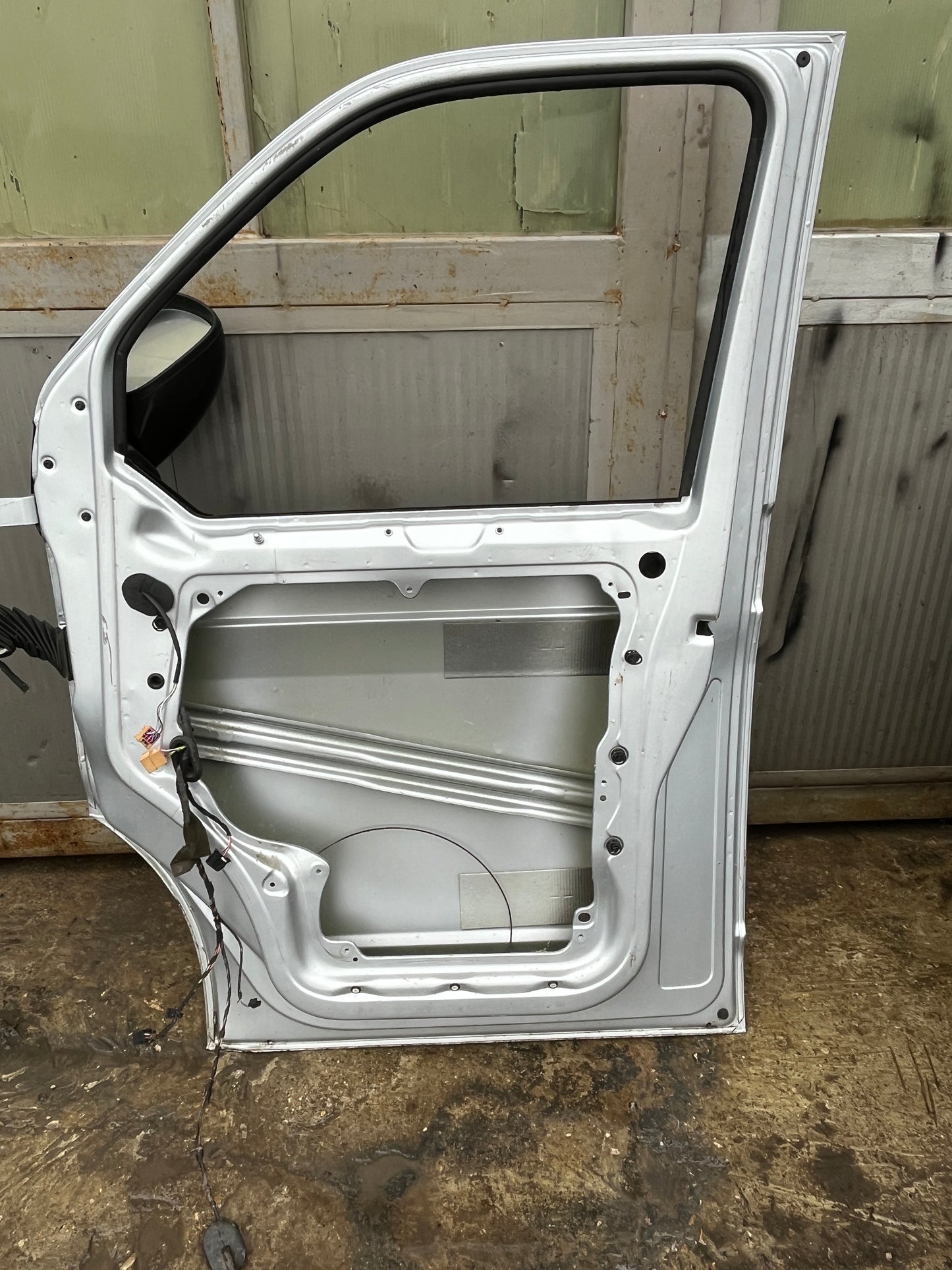 Предна дясна врата Volkswagen Transporter T5 2010-