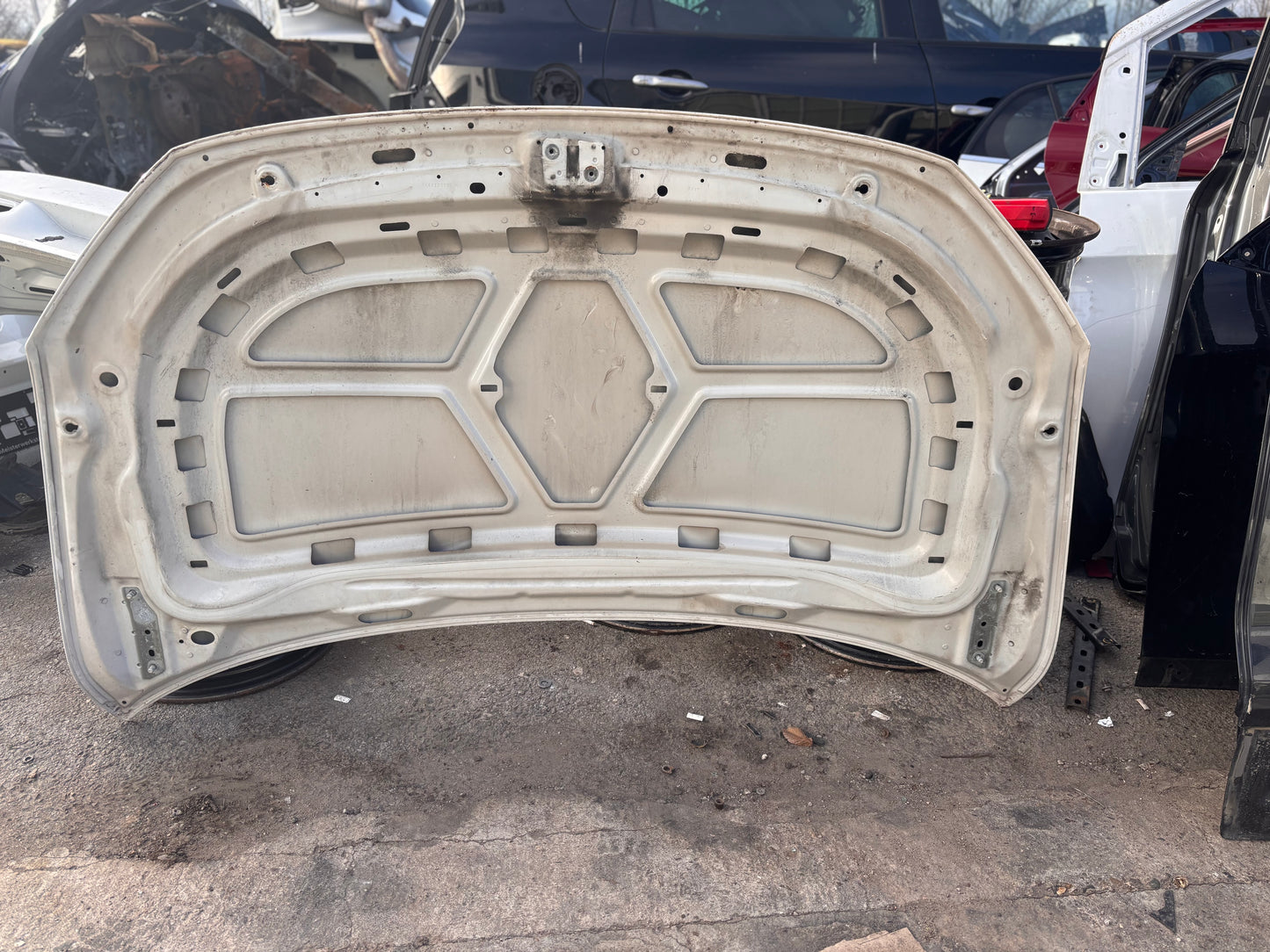 Преден капак • VW Caddy (2015–)