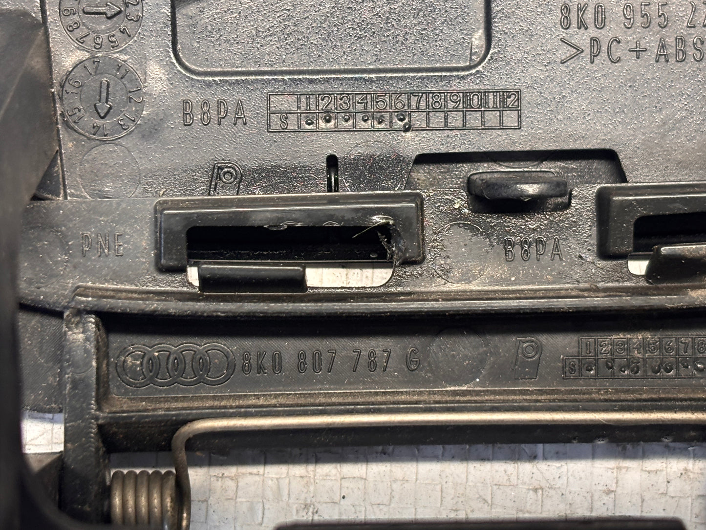 Капачка пръскалка за фар • Audi A4 B8 (2012–2013)