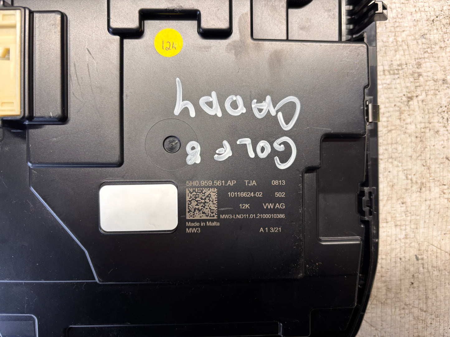 Плафон с SOS бутон • Volkswagen Golf 8