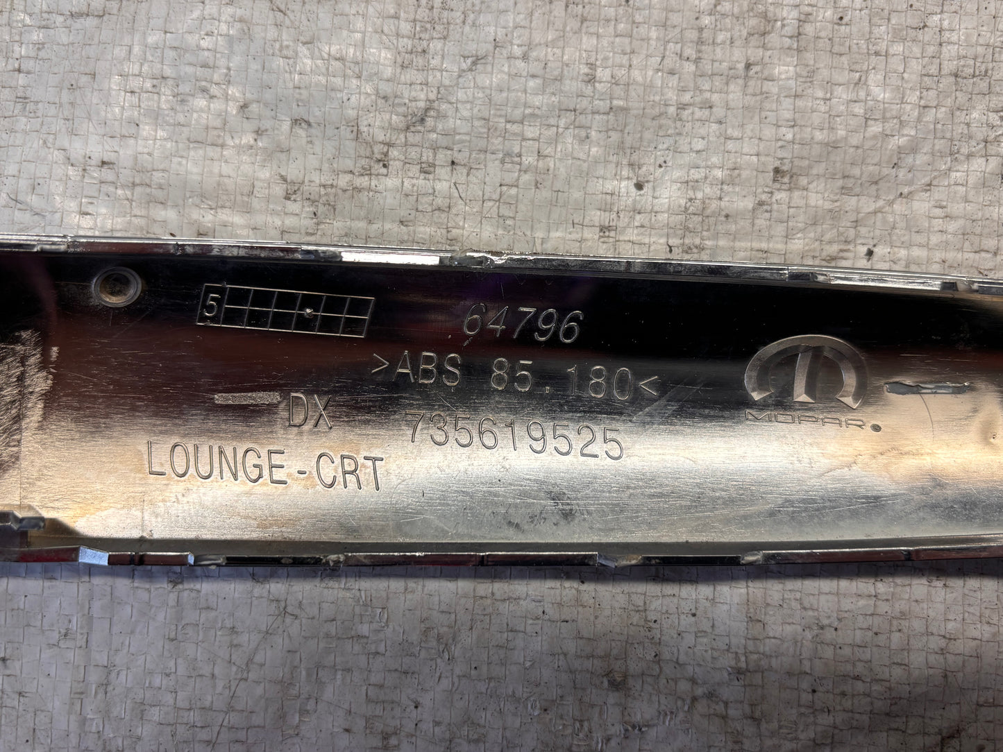 Дясна декоративна лайстна за броня • Fiat 500