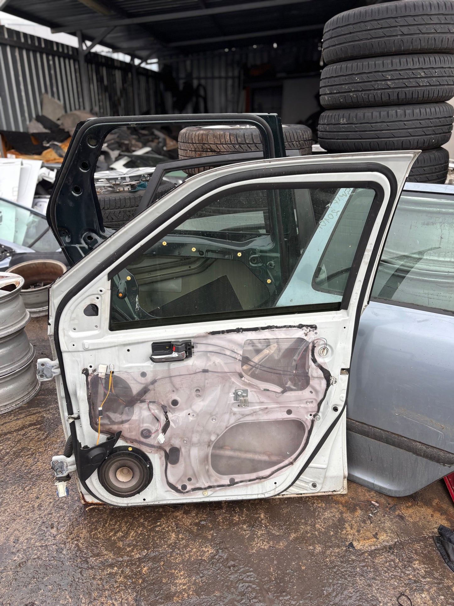 Врата предна дясна • Suzuki Swift • 2010 г.