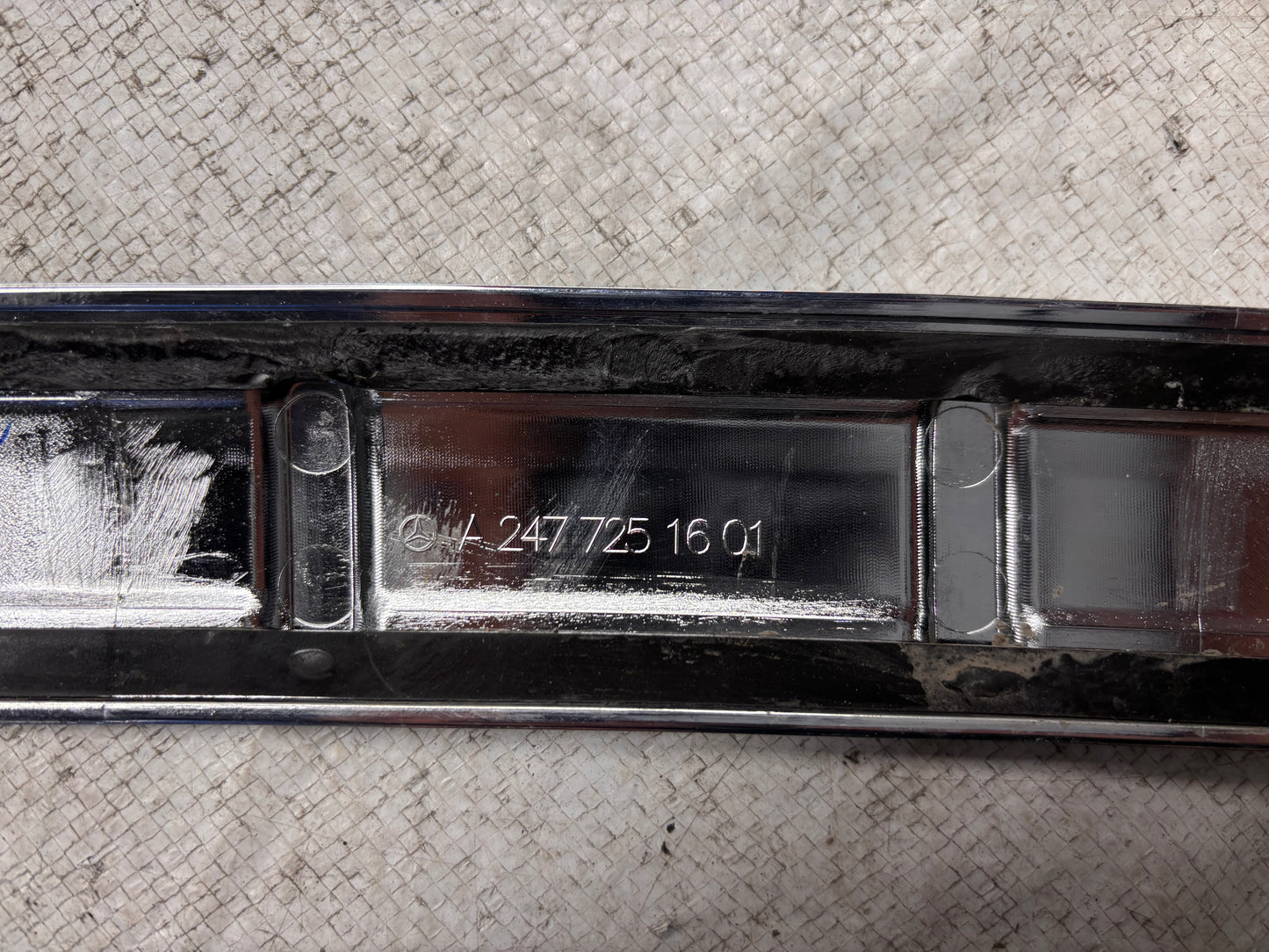 Декоративна лайстна задна броня • Mercedes-Benz GLA