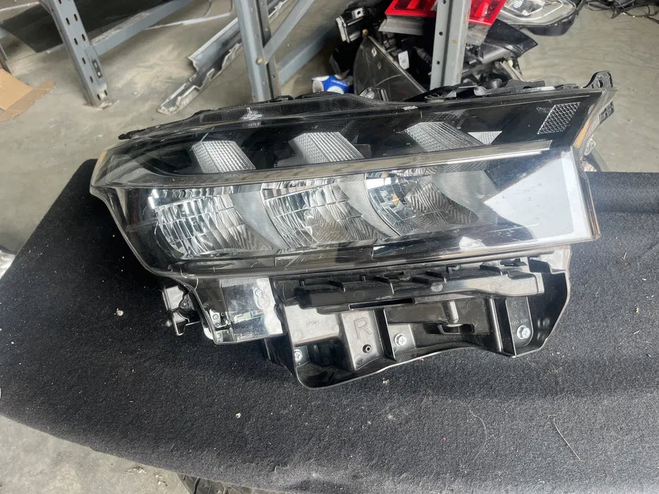 Фар Suzuki SX 4 S Cross 2021 LED