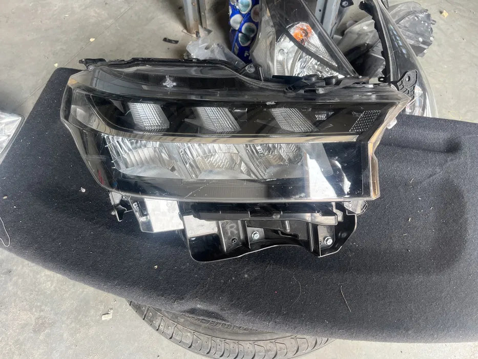 Фар Suzuki SX 4 S Cross 2021 LED