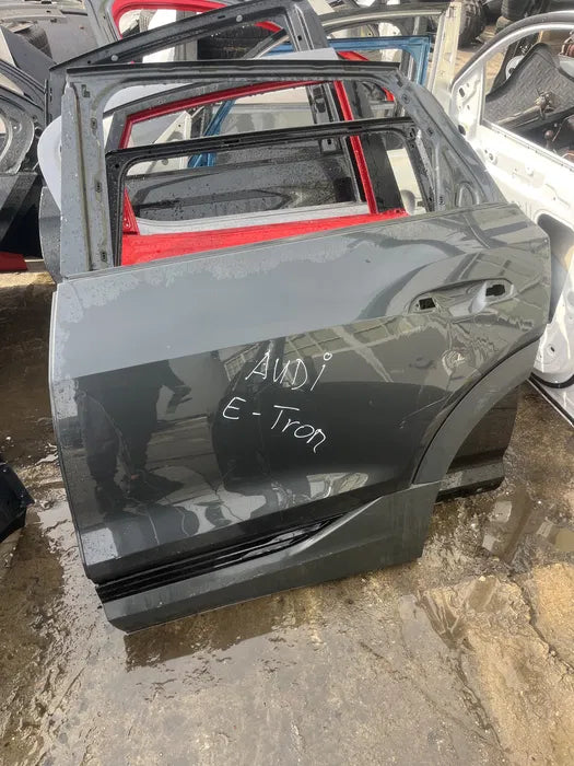 Задна лява и задна дясна врата Audi E-tron 2020-