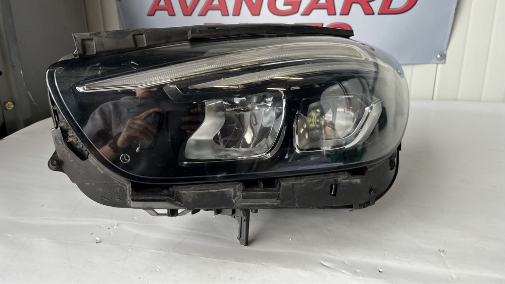 2 броя ляв фар Mercedes B Class W247 2019-