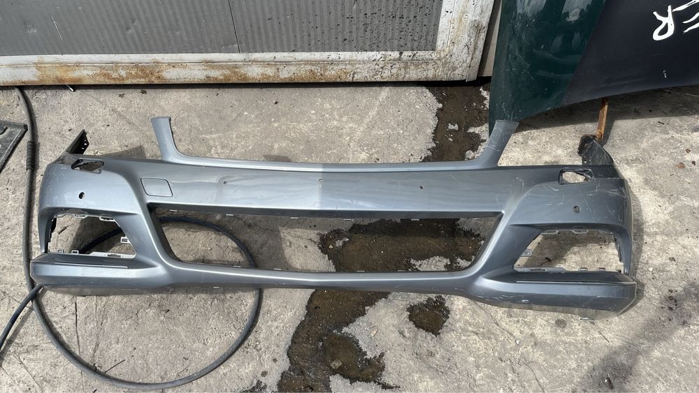 2 броя предна броня Mercedes C class W204 Face