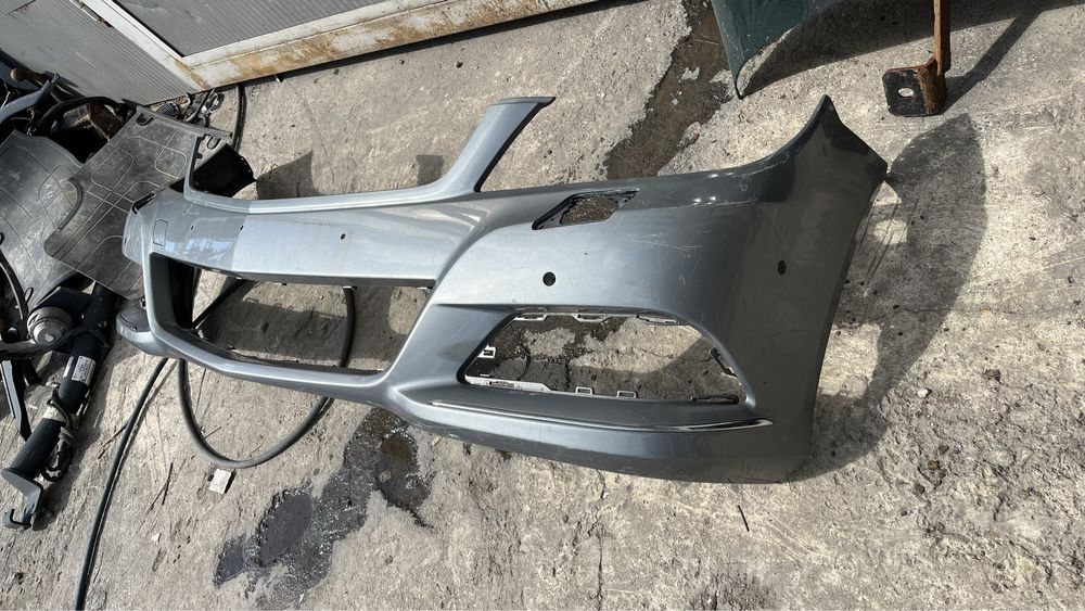 2 броя предна броня Mercedes C class W204 Face