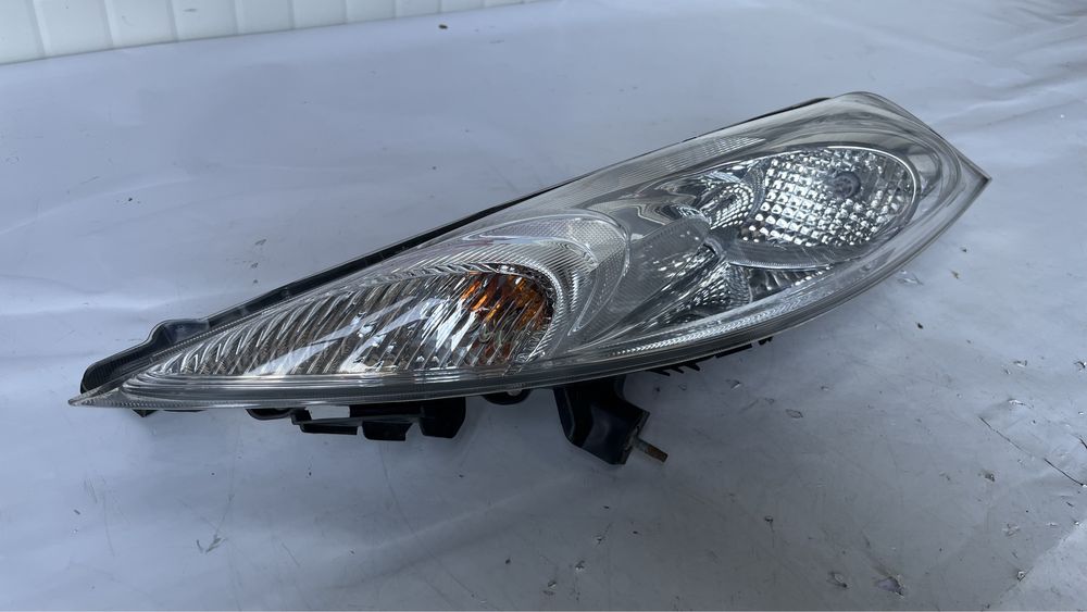 Ляв фар Nissan Juke 2010-2019