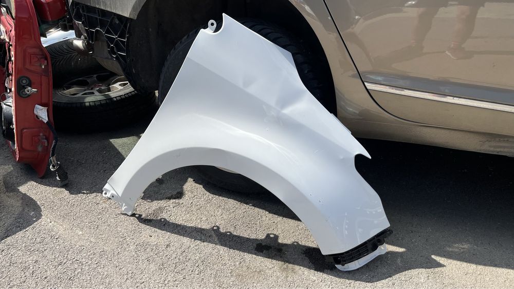 2 броя десен калник Toyota Yaris 4 (2019-2022)