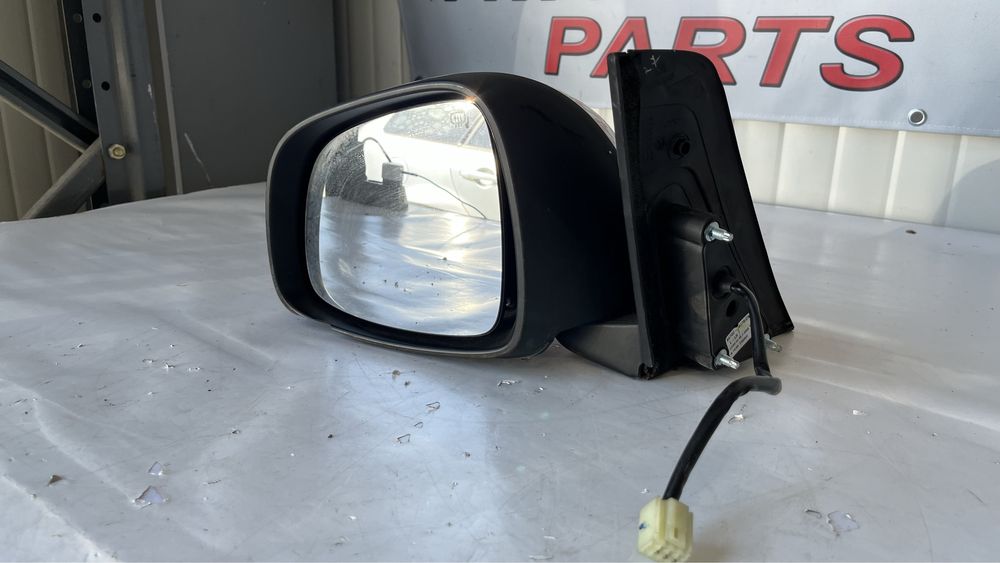 2 броя ляво и 2 броя дясно огледало и капак Suzuki SX4