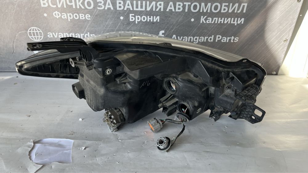 2 броя десен и 2 броя ляв фар Suzuki SX4 S-Cross 2013-2021