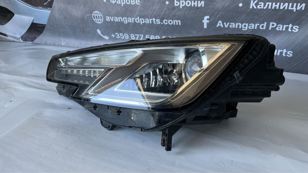 2 броя ляв и 1 брой десен фар Audi A4 B9 (2015-2019)
