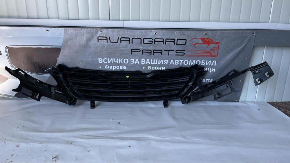 2 броя решетка Peugeot 308