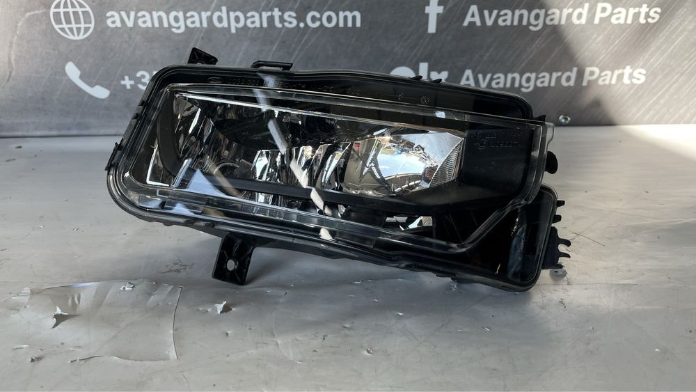 4 броя десен и 2 брой ляв халоген Volkswagen Transporter T6