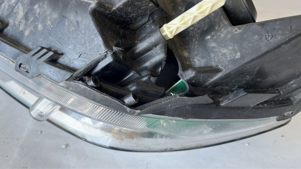 2 броя десен фар Dacia Logan(17-20), Sandero(16-20)