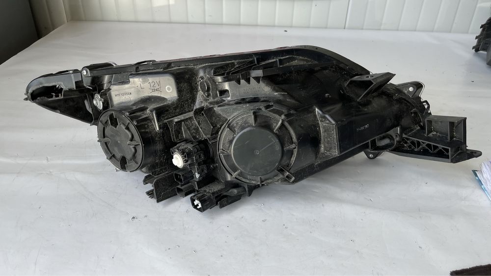 Ляв фар Mitsubishi L200 2019-