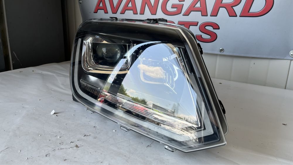 2 броя десен фар Volkswagen Amarok 2017-2019