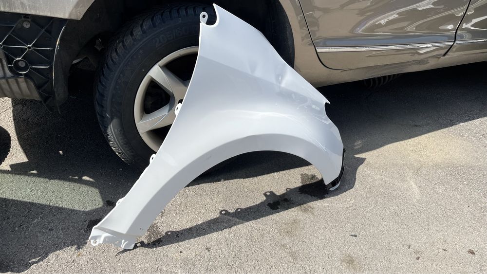 2 броя десен калник Toyota Yaris 4 (2019-2022)
