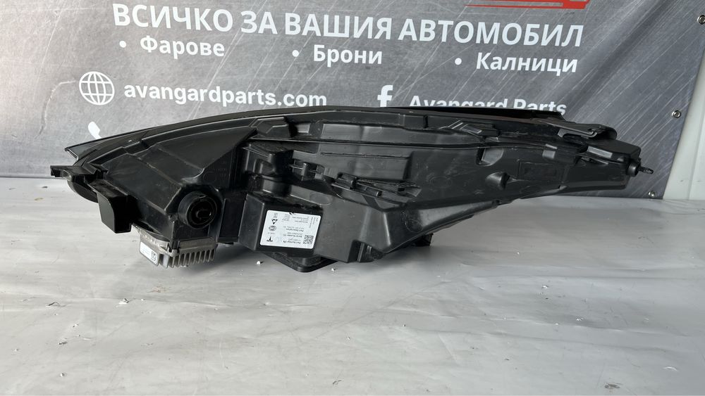 Десен фар Tesla 3Y 2017-