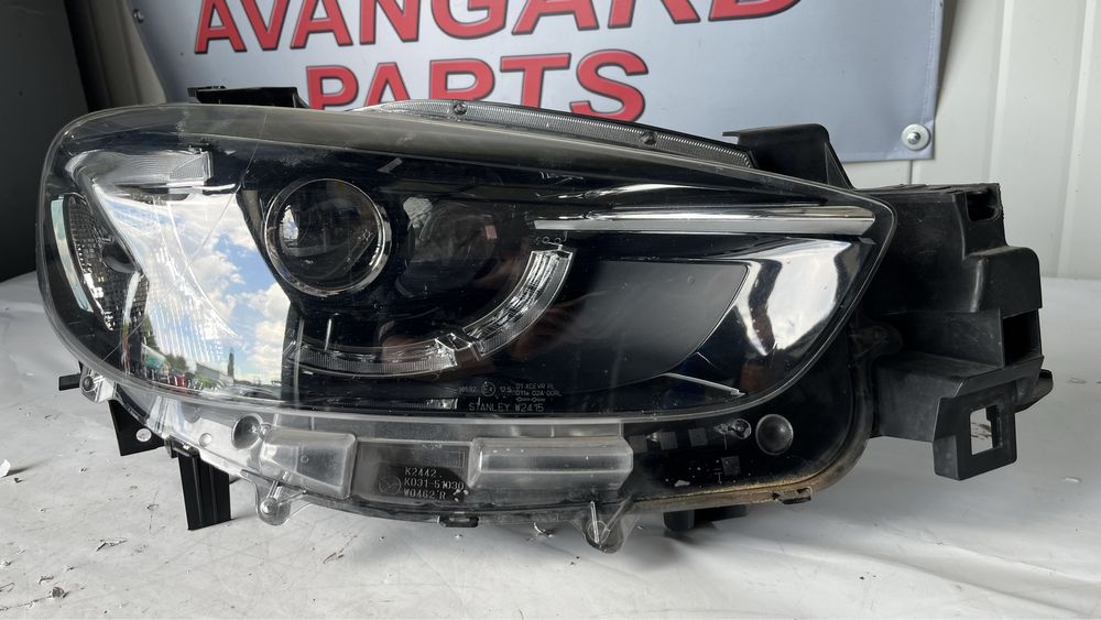 2 броя десен фар Mazda CX5