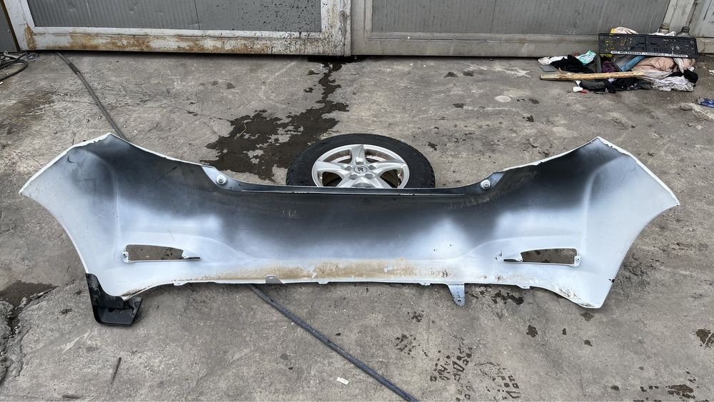 2 броя задна броня Toyota Yaris 3 2011-