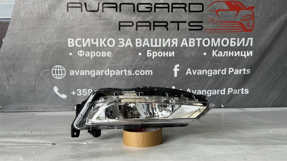 2 броя десен халоген Seat Leon 2020-